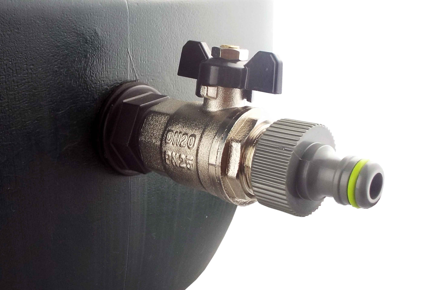 Water butt inlet valve assembly: bib tap valve with quick-connect outlet
