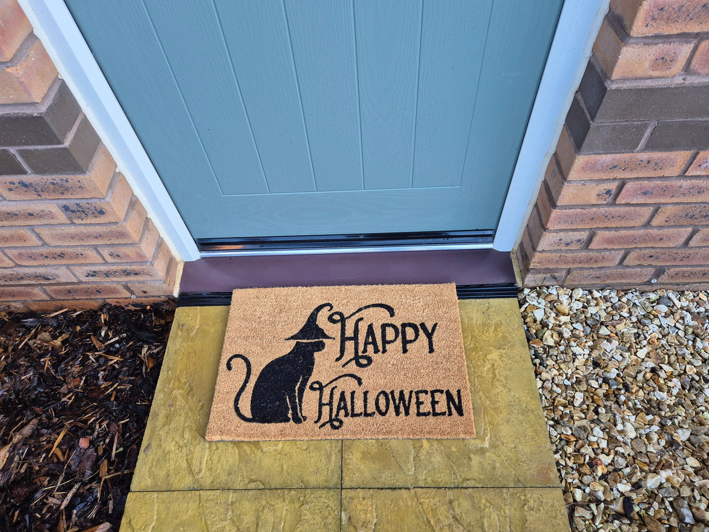 Hellbraunes Doormat 60x40 cm: „Happy Halloween“ und schwarze Katze