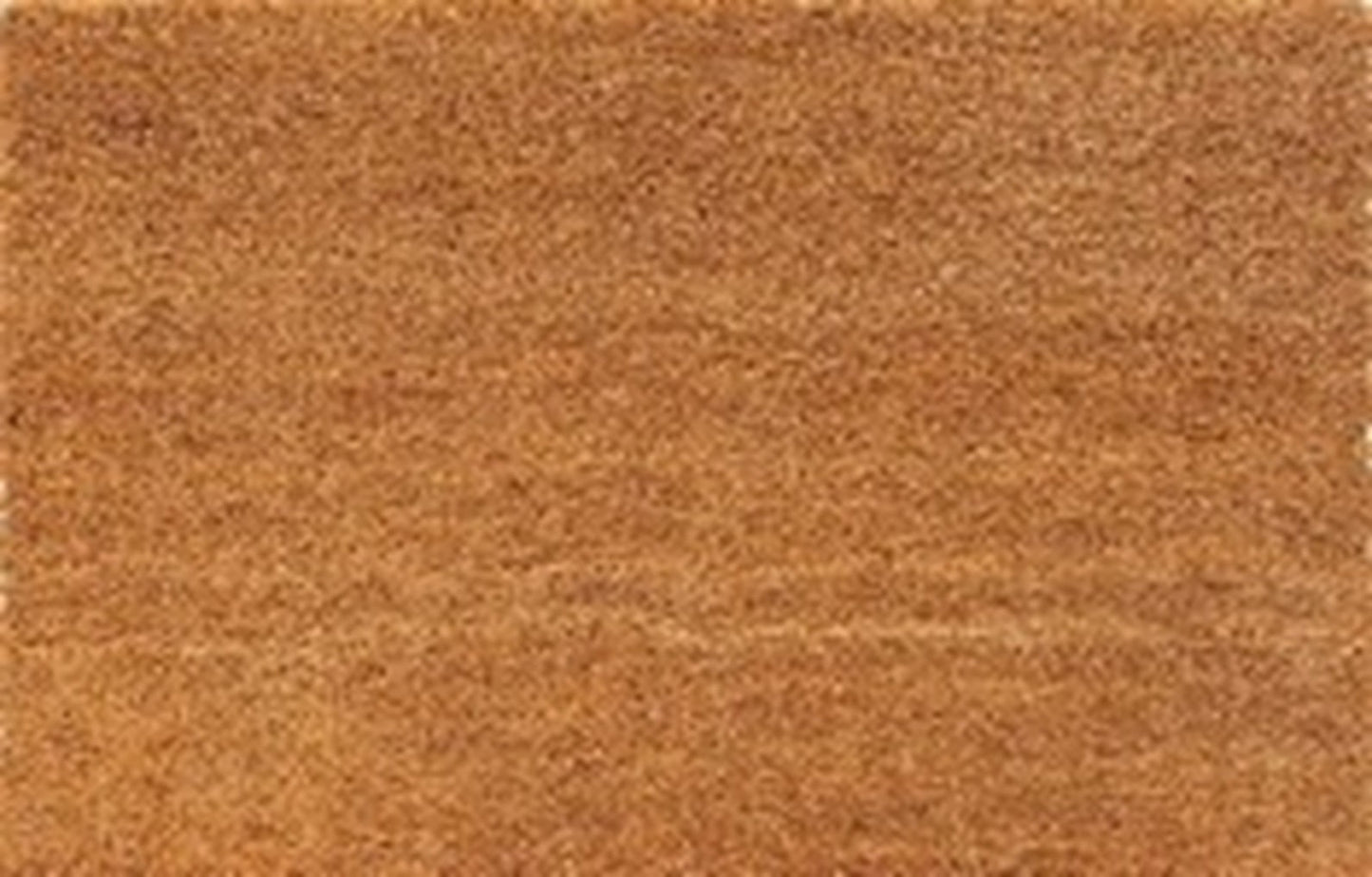 Nahaufnahme: braune Fußmatte 60 x 40 cm, dichte Floroberfläche mit feinen Fasern