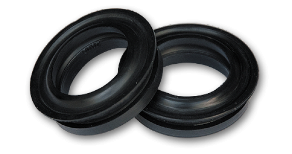 Claw Washer GKI200C: pair of black rubber washers