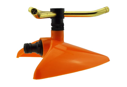 Orange 3-Arm-Sprinklerkopf mit schwarzem Verteiler und Messingarmen