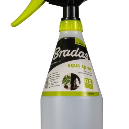 Hand sprayer Aqua Spray 0.5L, close-up of 0.5L label on white bottle