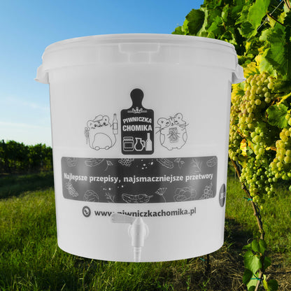 Home Brew Bucket 30L z kranikiem, widok z przodu zainstalowanego kranu