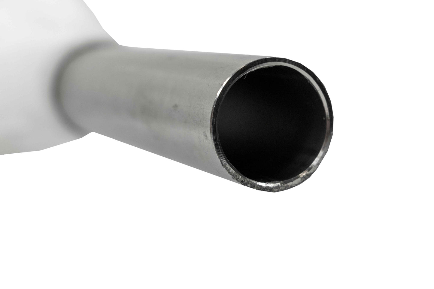 Fuel gun metal outlet pipe end with dark inner bore