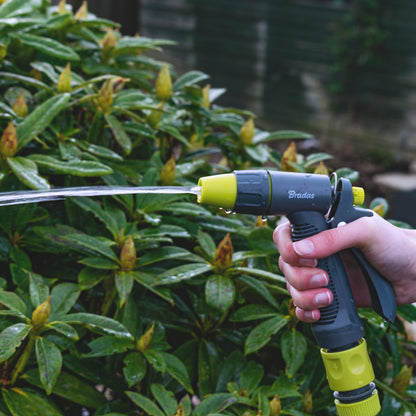Einstellbare Gartenschlauch-Spritzpistole, Limette, Sprühstrahl und Handgriff