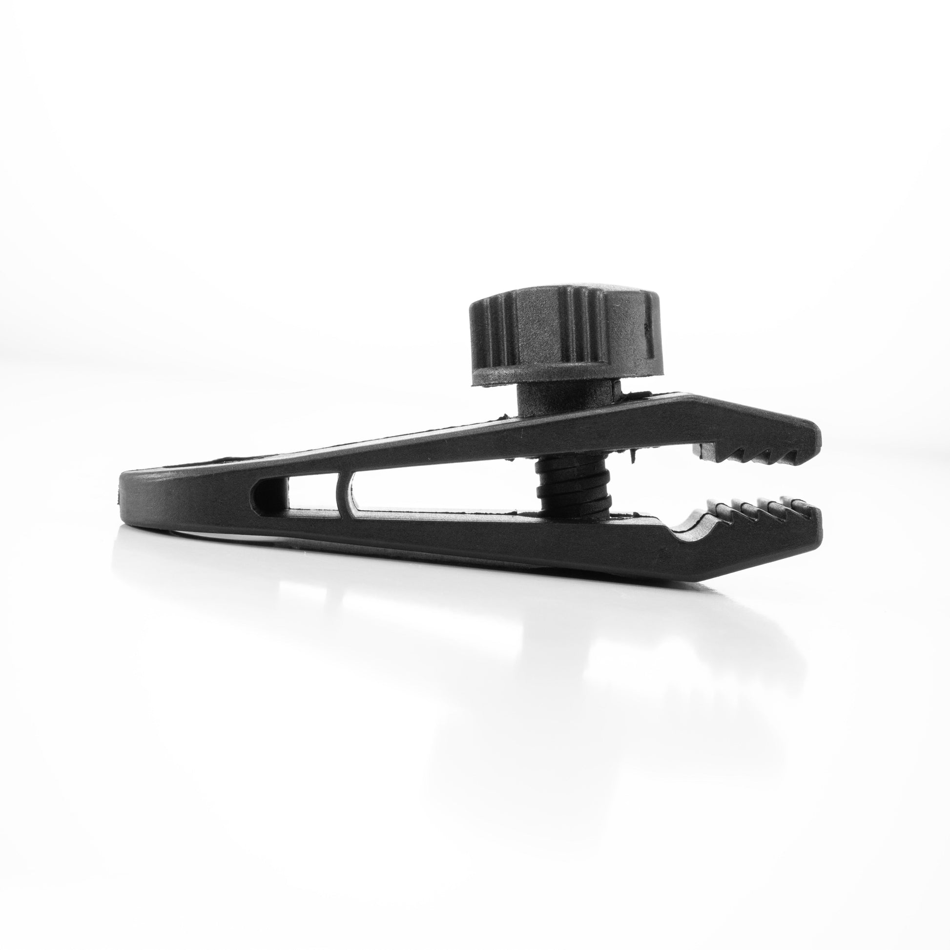 Screw type tarp clip for securing tarpaulin