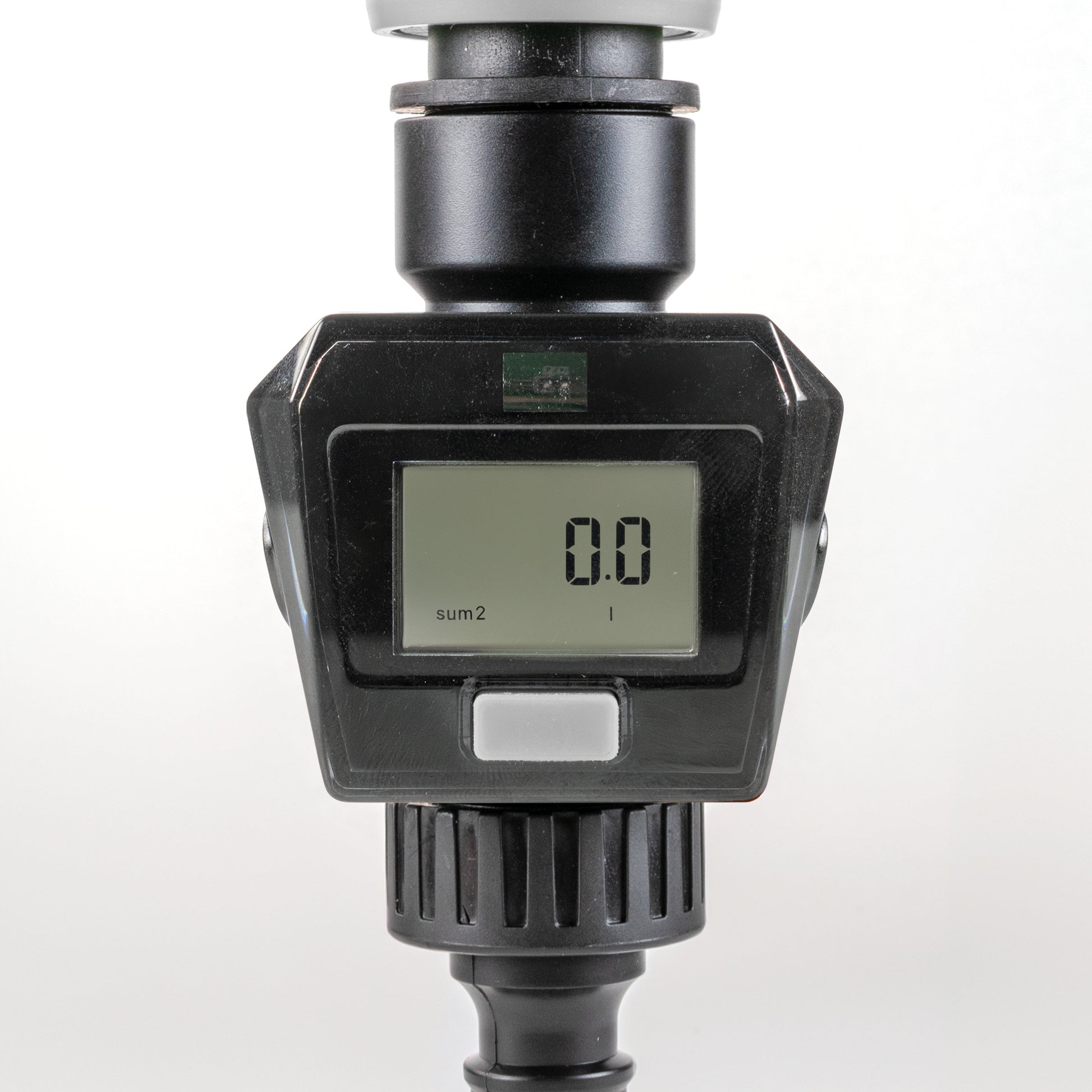 Water Flow Meter Gray, LCD showing 0.8 and “sum2”, black body with threaded connection