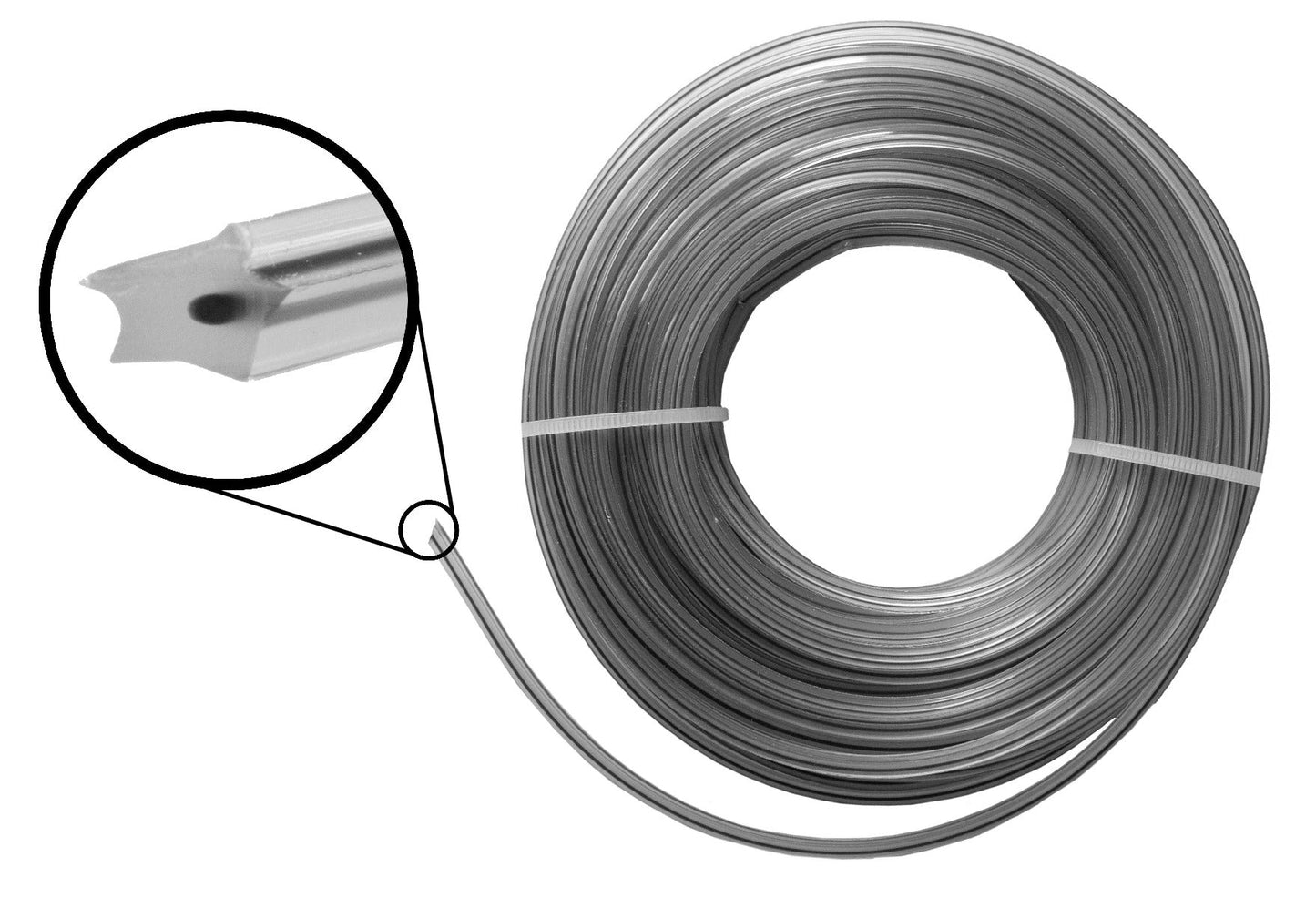 Dual star strimmer line 2.4mm spool with star-shaped end close-up