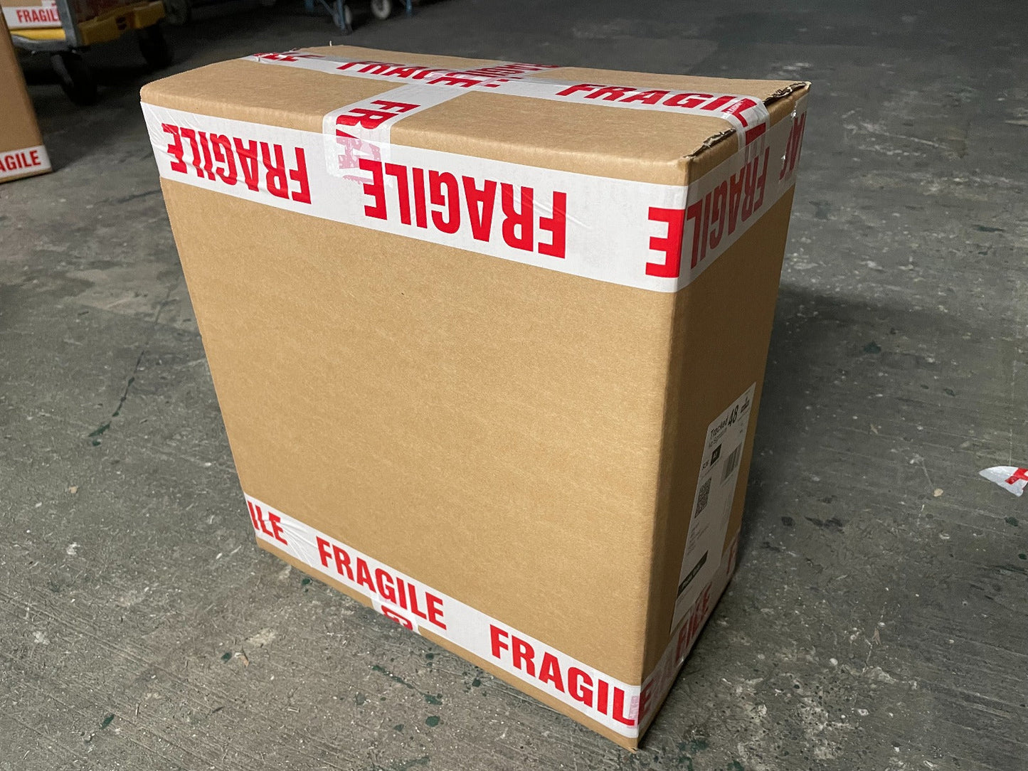 Versandkarton mit „FRAGILE“-Aufdruck, Verpackung für 6er-Set Glas-Demijohns